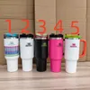 Designer 40oz Tumblers 5Colors Fashion Letters Coffe Cup med handtag Straw SUS304 Rostfritt stål Vakuumisolerade terminer Car Ofiice Mugg med presentförpackning