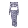 Arbetsklänningar Kvinnokläder 2024 Summer Fashion Print 3D Effect Backless Långärmad topp Slim-Fit Pleated kjoldräkt