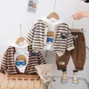 Kläder sätter barn Baby Boy Boutique kläder 2024 Spring Cartoon Striped Cardigan Coats t-shirts Pants Toddler Boys Outfits Childrens