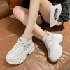 Zapatos casuales de moda para mujer zapatillas de zapatillas Heigeht aumentando la plataforma de 9 cm tenis para mujeres de fondo espeso deportivo transpirable papá