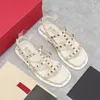 Designer Sandals Dames plat strand Studded Slippers Luxury V Brand Open teen Sexy naakt zwart, wit, goud, zilveren zomer dames sandaal met doos stofzak EUR35-41