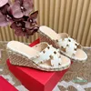 Dicke alleinige Slipper -Modemarke Ladies Erstaunliche runde Zehen sexy faule Sandalen Designer Frauen Wanderschuhe passen alle zu Maultierschuhen zusammen