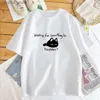 Koszulka damska czeka na coś, co się wydarzy Omori Cat Print Kobiety koszulka HARAJUKU KRÓTKA SHIRTA O NECK T TOPS Odzież Y240420