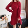 Sıradan elbiseler zarif kazak elbise bayanlar sonbahar kış o boyun örgü kadınlar Kore 2024 yüksek bel kırmızı siyah vestidos