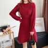 Casual klänningar Elegant tröja klänning damer Autumn Winter O Neck Sticked Women Korean 2024 Hög midja Röd svart Vestidos