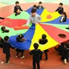 Kids Whack Ein Maulwurfsspiel Rainbow Regenschirm Kindergarten im Freien und Sport Paracaidas Spielzeug Buiten Speelgoed Voor Kindereren 240418