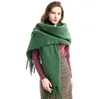 Ny ankomst mode Autumn Winter Thick Women Scarf Plain Shawls New Designer Tassel Warps Luxury Solid Colors Scarves for Women1167062