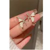 Niche Elegant Zircon Butterfly Stud Moucles d'oreilles pour femmes Cadeaux de bijoux en métal sucré