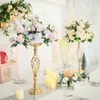 キャンドルホルダーチャイニーズスタイルのメタルフラワーズ花瓶のキャンドルスティックセンターピース豪華な黄金の結婚式の装飾家の装飾