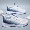 Chaussures décontractées crlaydk pour femmes courir le poids léger en maille respirant Tennis sans glissement entraîneuse baskets de marche sports pour voyager