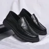 Casual Shoes Men Grube Soled Business Skórzanie Prawdziwe 2024 Spring Mejczyki ręcznie robione dżentelmen