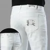 メンズジーンズデザイナー2023春/夏薄いハイエンド弾性刺繍スリムフィットスモールストレートレッグカジュアルホワイトスリープルーフパンツn4dq