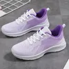 Scarpe casual Donne Fashion Fashion traspiranti Sneakers piatto a maglie 2024 Calzature femminili nere vulcanizzate