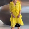 Vestido de chiffon de temperamento de cor sólida de verão elegante em pescoço curto bolo de manga curta moda de cintura alta coada plissada 240417