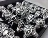 Bulkpartijen 100 stcs Men Skull Rings 2020 Nieuwe gotische motorrijder Punk Cool Rings hele mode sieraden Lot1092634