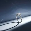 Cluster anneaux à la mode et polyvalente 925 Silver t Family Style huit griffes blancs zircon un accessoire de mariage en diamant