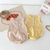 Sommer in Kindern Baby Girls Jungen Süßes Kleidungsstück Kleinkind karierte ärmellose Baumwoll -Overalls geborene Bodysuiten 024m 240416