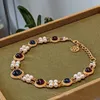 Anhänger Halskette Vintage Court Style Simuliertes Perlenhalshalskette für Frauen doppelte Glasperlen Kettenfeier Hochzeit Bankett