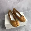 Chaussures de niche de créateur pour femmes, trotteurs de cochon Tabi, talon moyen, chaussure simple coupée peu profonde, cuir en peau de mouton, nœud papillon, talon épais, chaussures à talon rond