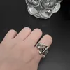 Design unico e di nicchia Anello di cranio placcato in argento con un anello aperto per uomini e donne alla moda e bellissimi accessori