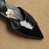 Sandalen GirSeasy Women Flats mit 3,5 cm quadratischen Ferse Schnalle Elegante gemischte Farbe Metall Blume große Größe 40 41 42 43 Schwarz Silber