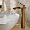 Robinets d'évier de salle de bain luxe cascade de bassin grand mixage de bassin