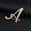 Spille da donna Lettera Pins Pince Spettaio Oro Colore Oro Rhinestones Crystal English Alphabet Metal Cine Accessori per gioielli