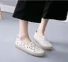 Kvinnor skor hål läder sommar ihålig ut mjuk sula modersandaler non slip gravida kvinnor skor sjuksköterskor skor stora 33-42 240412