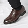 Casual Shoes Spring Formal Men äkta läderbrun Oxford Breattable Flats Sapatos Masculino Gentlemans Stylish spetsar upp
