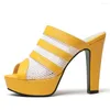 Tofflor mode kvinnor sommar höga klackar sandaler plattform muls svart gula vita glidskor festskor damer