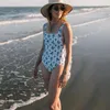 Swimwear Women 2024 Fashion Print One Piece Set Set Square Neck Sling Blue Beach Robe Backless MONOKINI Panneau sans couture Slim Fit