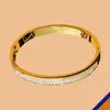 Charmarmbandkedja Bangle Designer V Luxury Hand Jewelry Bijoux 14K Gold Full Diamond Titanium Steel Classic New Fashion High Quality Womens Mens Free Frakt