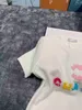 女性用Tシャツ最高品質のデザイナースモールフレグランス刺繍細い縞模様の縞模様のポロネックショートスリムトップトップY240420