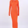 Casual Dresses Clinkly Elegant Orange Tight Dress Women 2024 Summer O-Neck Långärmning PLESATED Fashion High midja Sexig kvinnlig