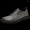 Sapatos casuais Marca italiana Moda masculina Moda de couro genuíno Banquete de escritório formal grossa de fundo grosso