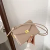 Omuz Çantaları Moda Kadınlar İçin Yaz Bayanlar Püreler Küçük Messenger Çanta Tasarımcısı Mini Flep Yüksek kaliteli deri çapraz gövde