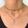 Naszyjniki wiszące boho nieregularne perełki ryżowe perłowe Choker Multi -Warstered Golden Crystal Cross Metal Metal Łańcuch Long Naszyjne biżuteria Nowa Y240420