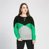 Con cappuccio femminile cadute a colori che bloccano il gigante neutro pullover neutro