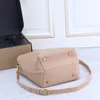 Designer-Tasche, glänzender Lederschaufelbeutel, Konturrohr sauber dreidimensional