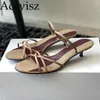 Casual schoenen zomer minimalistische veelzijdige lage hakken slippers reële lederen rugriem riemriem ondiepe mond sandalen vakantie comfortabel