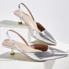 Sandaler 2024 Kvinnor låga höga klackar Stängt tå slingback spetsig design silver bling prom party skor