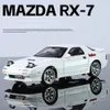 132 Initial D RX7 Modèles de voiture jouet en alliage en alliage avec des modèles de voiture à échelle lumineuse Sound