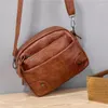 Bolsa de moda de bolsa pequena para mulheres, bolso de ombro de couro falso e feminino, zíper marrom bolsos de telefone Crossbody Messenger