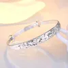 Kedja original romantisk gipsophila stjärna bangles silverfärg för kvinnor armband modeparty bröllopstillbehör smycken y240420
