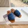 Sandales de designer célèbres Femme Woody Clogs Slippers Letter LETTR IMPRESS TOUVE SANDALS FEUSE FEURES PLATSORES PLIPES SADELS SADELS SABLES CHAPEURES SULDER