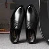 Lässige Schuhe Mazefeng Marke 2024 Ly Herren Patent Leder Kopf Weiche Anti-Rutsch-Fahrer Frühling