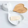 Plattor Pure White Heart Shaped Butter Dish Ceramic Rishes With Lid El Restaurant Handtag och Bamboo Wood Chassis