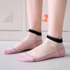 Chaussettes de femmes 5 paires / emballages en gros de chaussettes de bateau ultra mince pantoufle transparent coton d'été semelle absorbant la soie en cristal absorbant