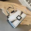 Drawstring små pu läder axelväskor för kvinnor 2024 messenger väska kvinnliga resehandväskor sommar Slingkedja crossbody