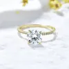 Visualizza l'anello moissanite Kuololit 2CT1CT per donne solide 14k 10k giallo oro da 8,0 mm taglio rotondo d/vvs1 anello solitario per un matrimonio di fidanzamento